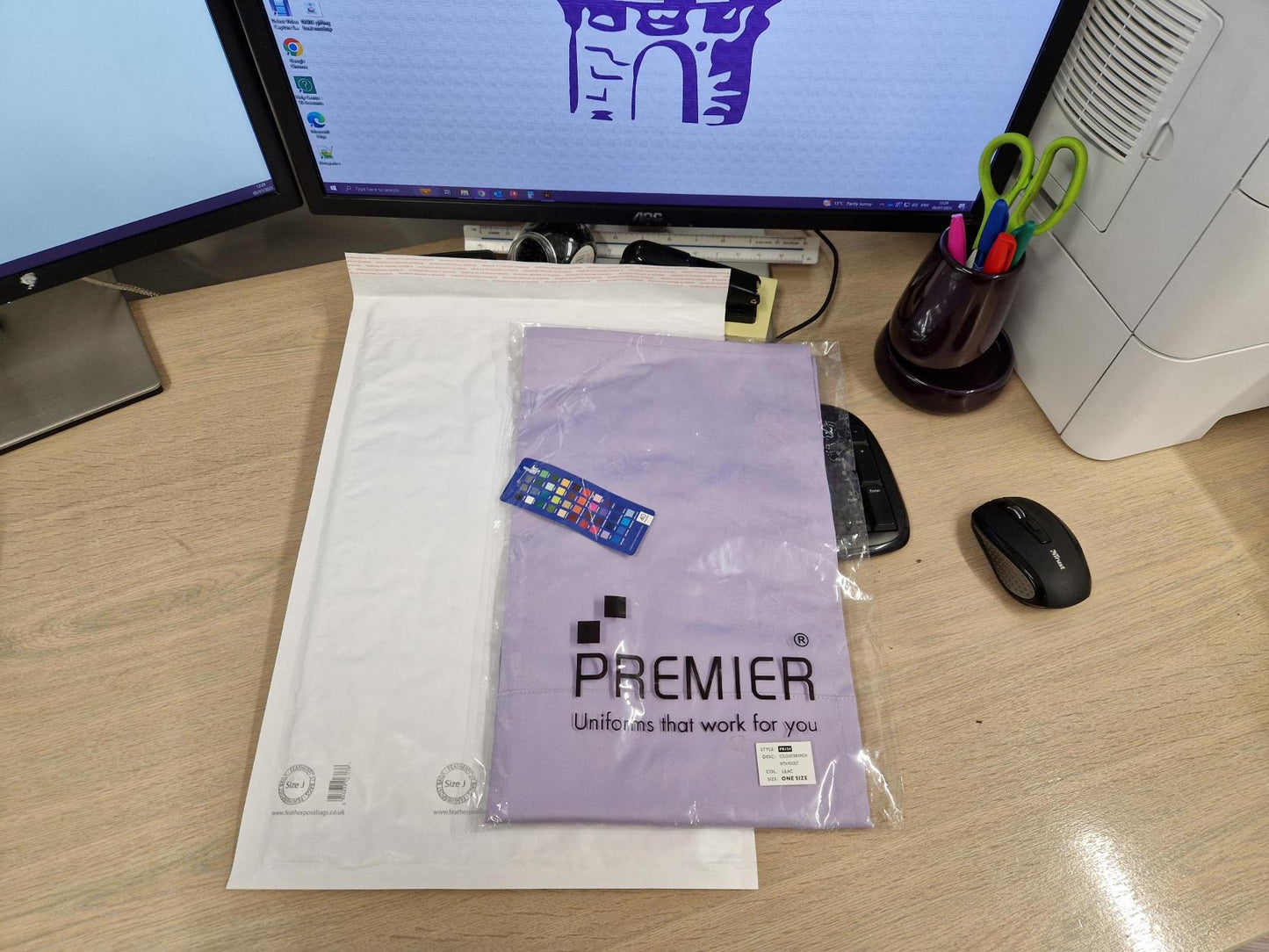 Clearance - White Bubble Lined Envelope Size J - 320mm x 460mm