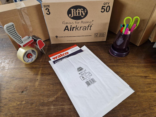 Box of Jiffy Airkraft JL3 - 250mm x 335mm